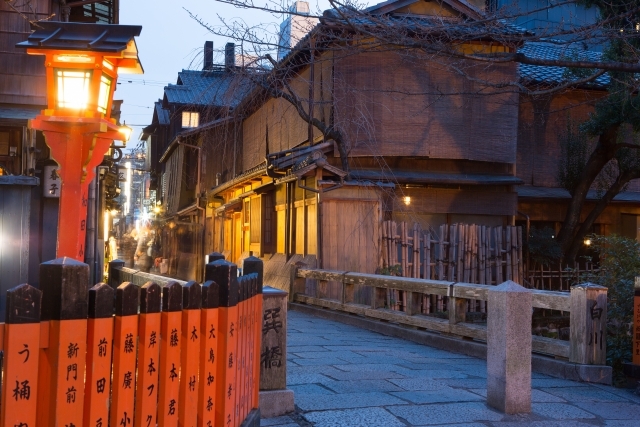 夕暮れの巽橋