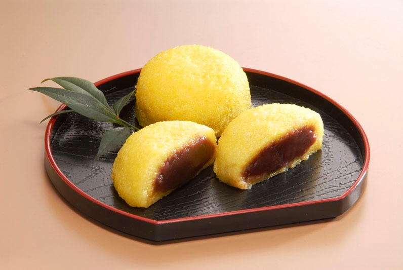 特産物振る舞い(粟饅頭)