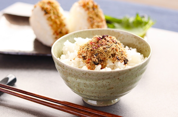 とまらないふりかけ ごはん盛付