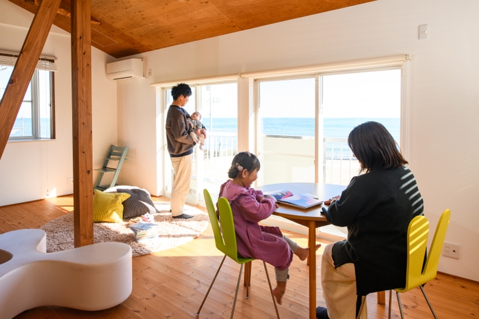 「海の見える家」での生活風景