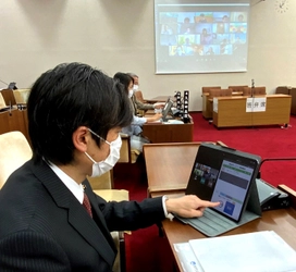 茨城県取手市議会、 議会デモテック推進の一環でペーパーレス会議システム 「SideBooksクラウド本棚／タブレット採決システム」を活用中