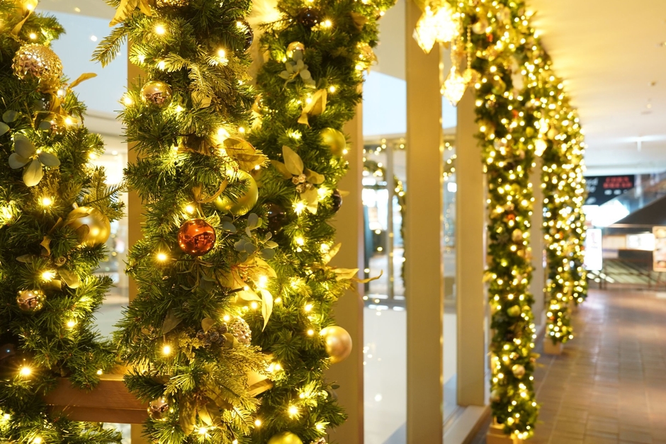 SHOPS & RESTAURANTS Illumination 2