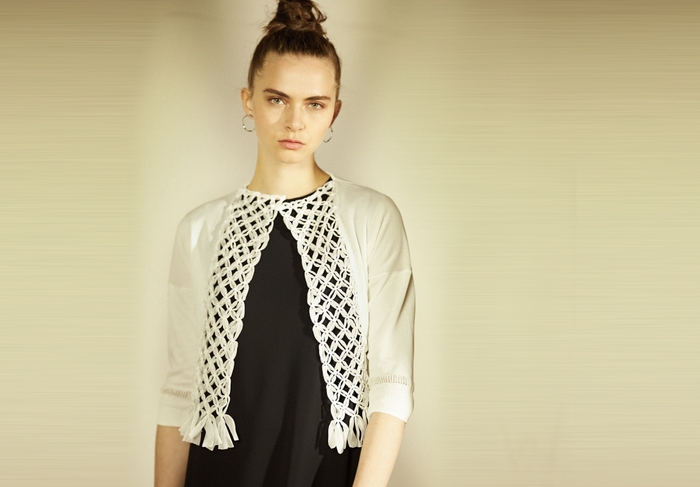 ニットボレロ 39,600円(税込) カラー:ホワイト、ブラック