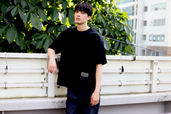 スマホやコードレスイヤホンなど、持ち歩きに合わせて選べる。