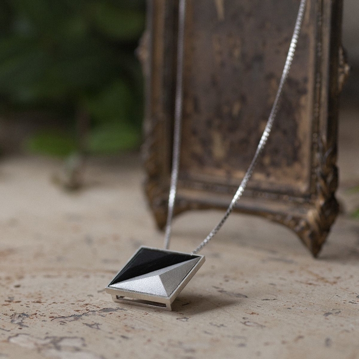 木浴 ~TOKYO WOOD STORY~ 黒檀のペンダントネックレス