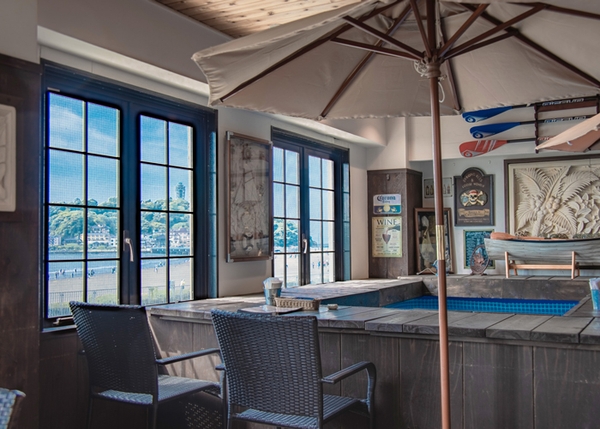 カフェ&バー ヘミングウェイ江ノ島 本店のロケーション