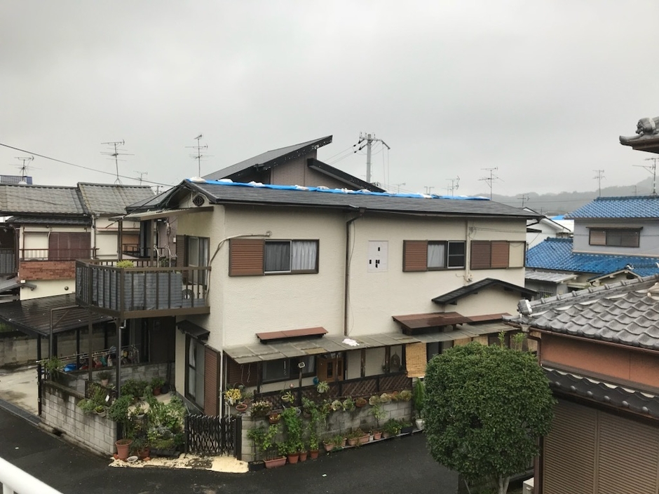 2018年台風21号で屋根材が飛散した家屋
