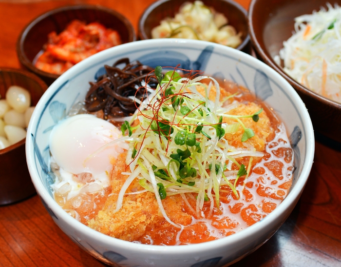 【かつ吉 新丸ビル店】特製冷やし辛みそかつ丼