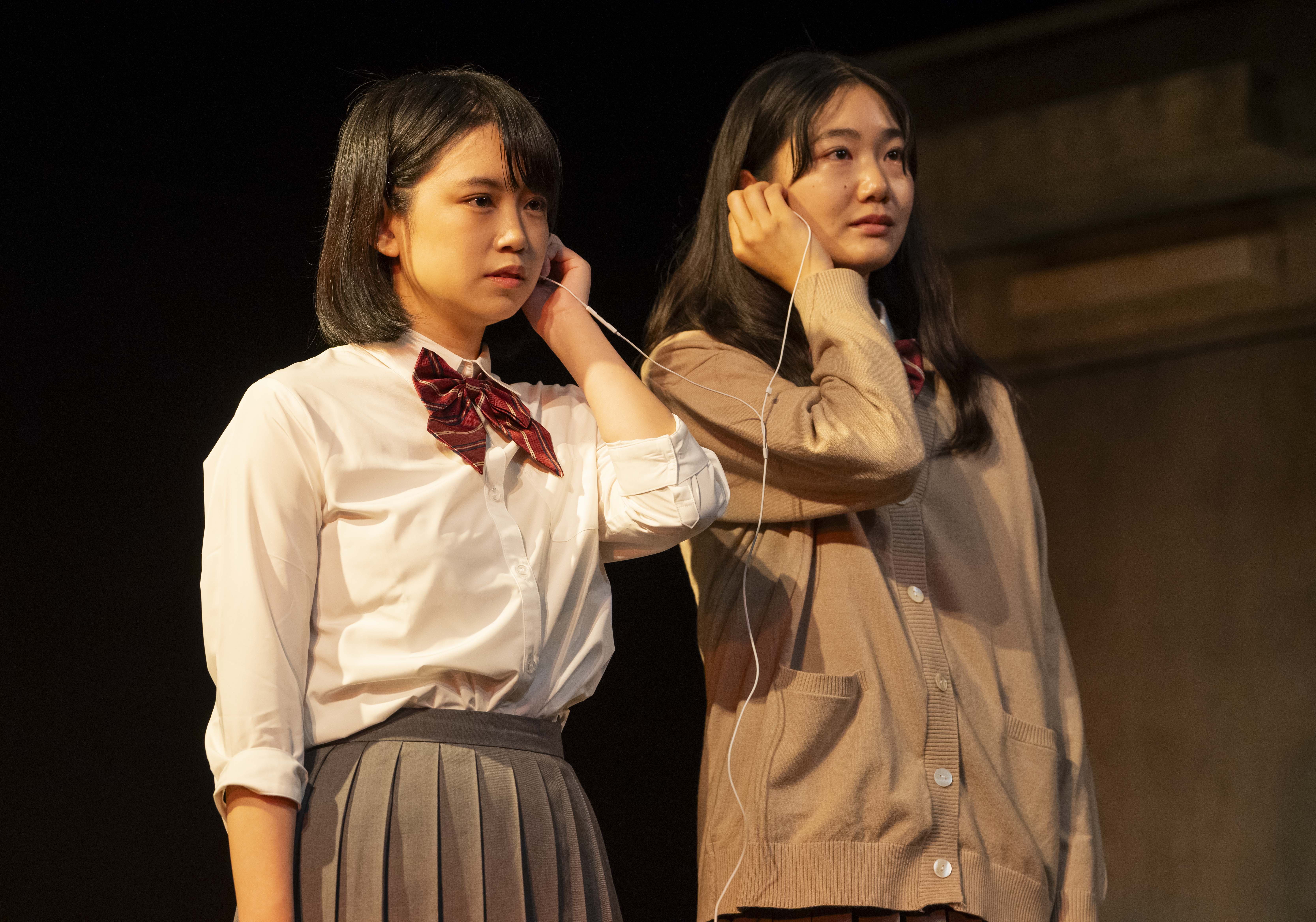 【舞台写真&コメントあり】伊藤歌歩、谷藤海咲ほか出演舞台 ヒラタオフィス+TAAC『not only you but also me』開幕!