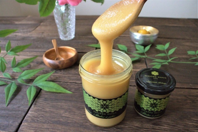 とろ~り濃厚な非加熱の北欧産プロポリス入り高級「生」はちみつファイリーサイズ(500g)