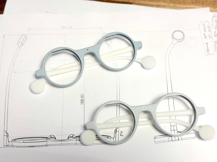 マルチモーダルAIを搭載したAIメガネFrame