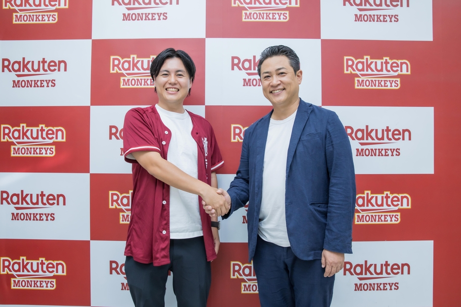 左：台湾楽天野球株式会社　運営部　部長　和田翔太様　右：株式会社シャイン代表取締役　藤林基樹