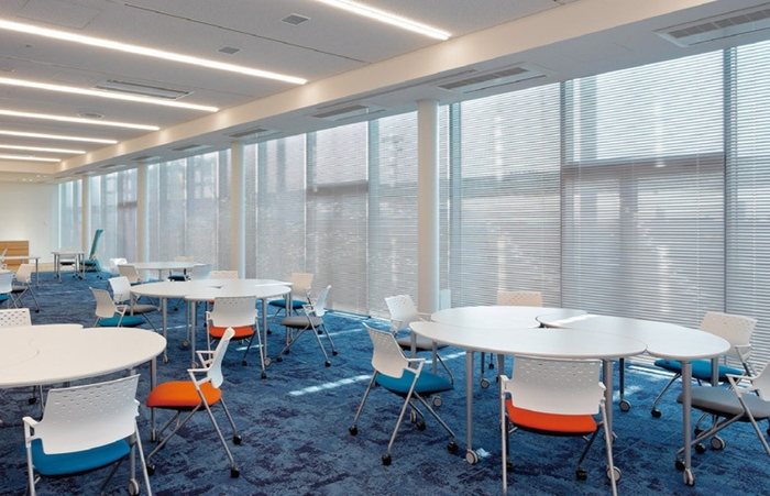 アルミブラインド：遮光性・遮熱性に優れ、メンテナンスが容易。コストパフォーマンスに優れた定番モデルです。