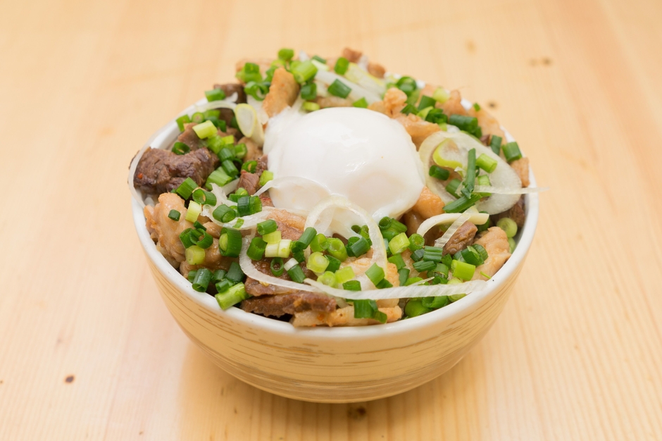 三代目Ｏばかもん「極・焼肉丼」