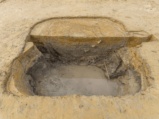 大土坑埋土の様相(東から)