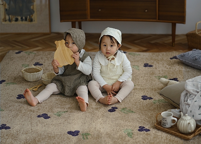 北欧柄の日本製ブルーベリーラグ