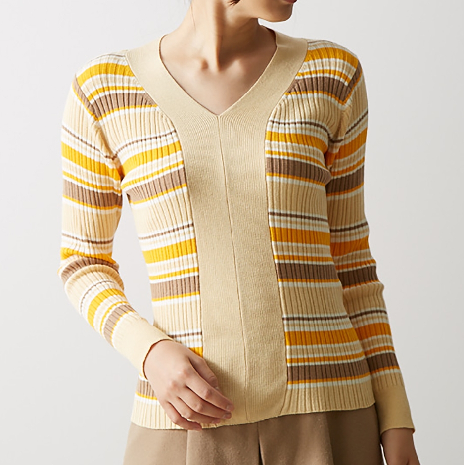 Vネックリブニット