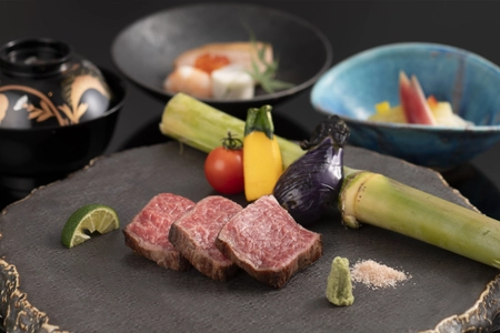 お肉も海鮮も「選ぶ」から「両方味わう」贅沢へ　 伊勢パールピアホテル、松阪牛と海の幸が共演する 新会席「伊勢の國」を4月より提供開始
