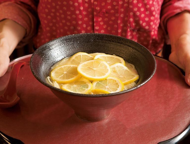 祇園の切り通しにあるラーメン処「祇園麺処 むらじ」　女性に人気の夏に食べたい檸檬ラーメン、冷やし担々麺をご提供中