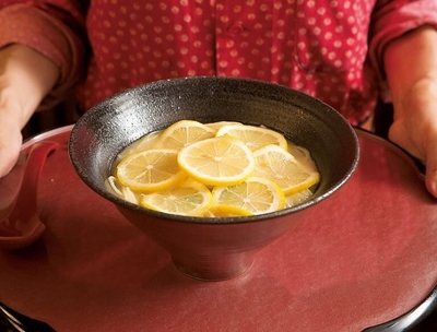 女性に向けた華憐な一杯「檸檬ラーメン」
