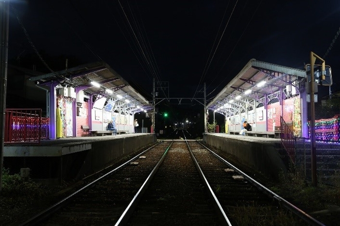 八幡前駅（過去のクリスマス装飾）