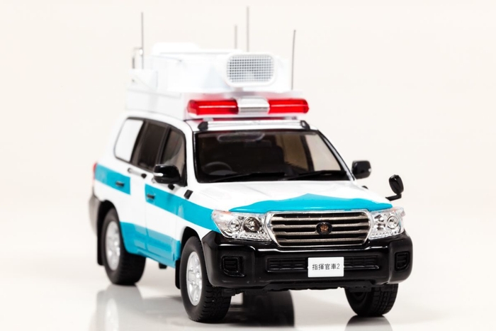 ランドクルーザー指揮官車両:右前