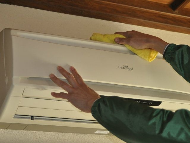 エアコンにもホコリは溜まる