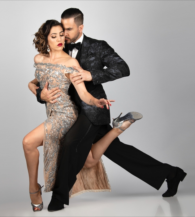 カミラ&エセキエル