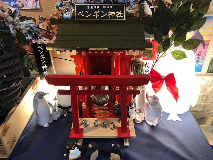 店内にはペンギン神社