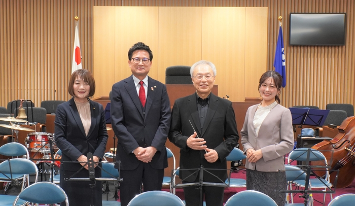 左から守口市議会議長 西田様、市長 瀬野様、朝倉名誉教授、MC新開様