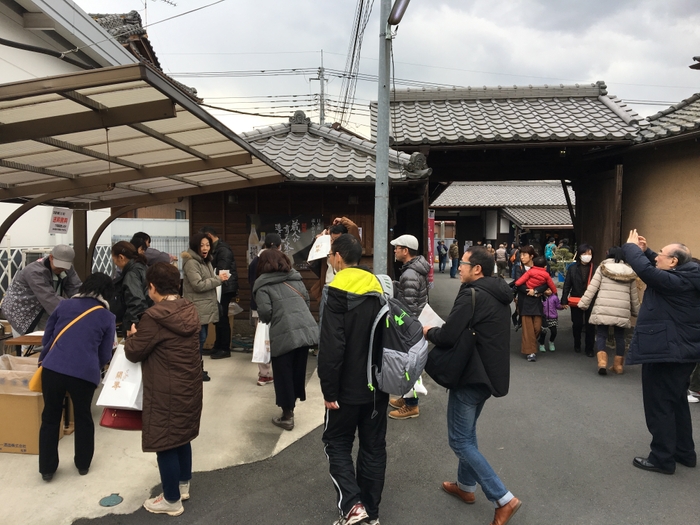 甘酒試飲の様子