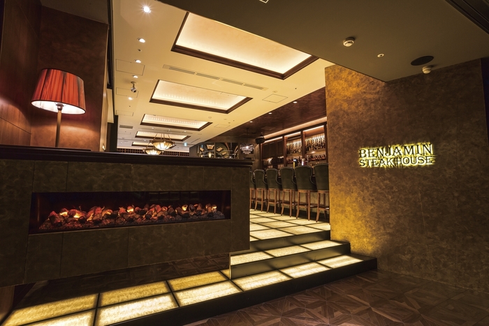 重厚感のあるレセプション