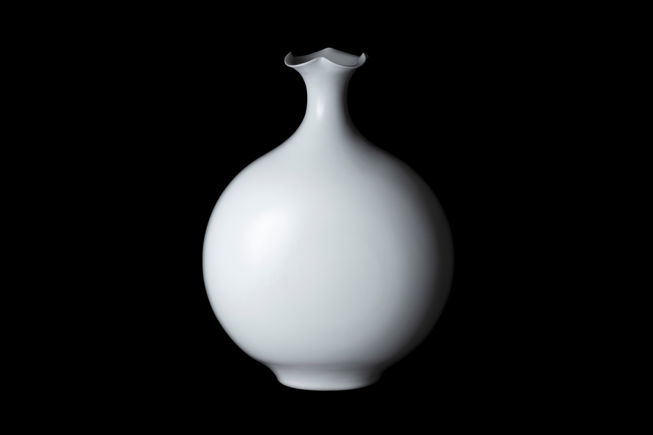 作品イメージ(白磁縁なぶり偏壺)