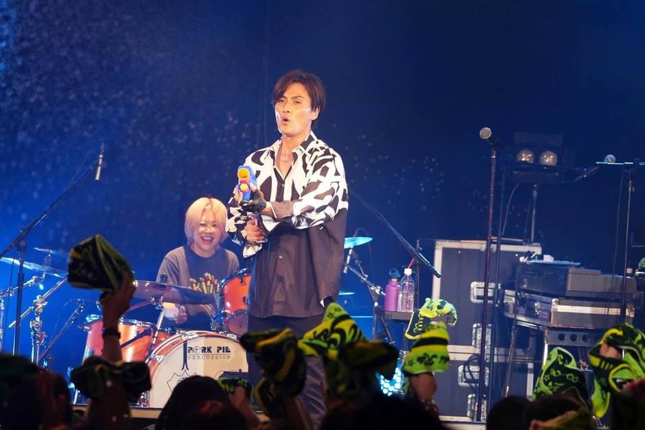 写真:源 賀津己、宮川舞子