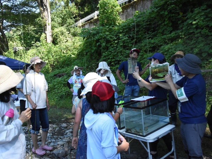 採れた魚の名前を調べます