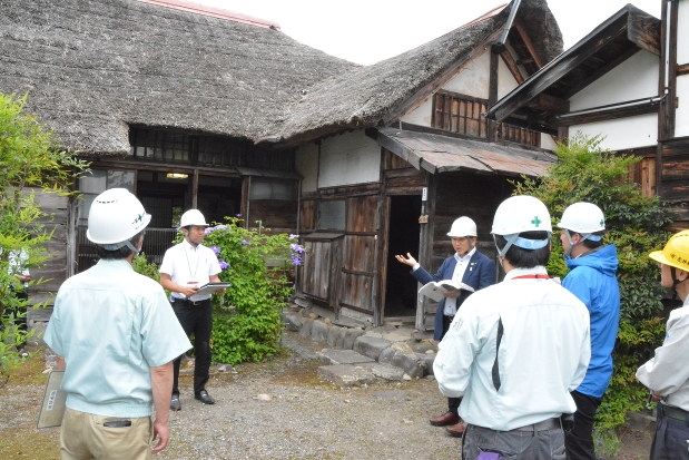 古民家鑑定の様子