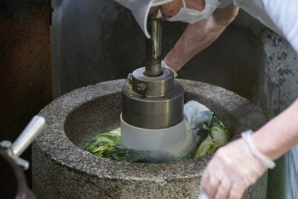 昔ながらの手作りの技を現代に伝えています