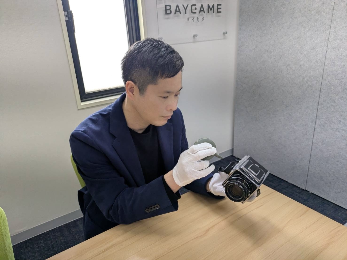 海外販売ルートで高額買取を実現 大阪のカメラ専門店「バイカメ」が中間コスト削減で業界の常識を打破