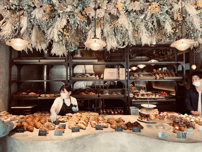 flour+waterではたくさんのパンが並びます