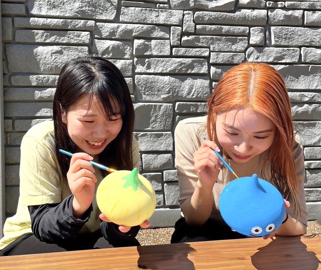 仲良し同士で手作りアート体験！私たちだけのスライムづくり！ ドラゴンクエスト アイランド「スライム色塗り体験」7月28日開始