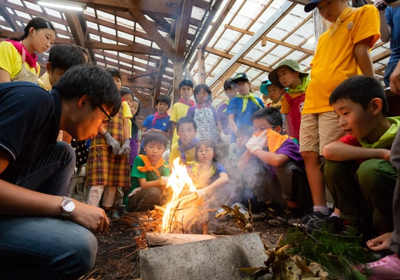 大自然には科学の不思議が詰まっている！ 夏休み企画　楽しく学べば、理科がもっと好きになる！？ 　第5回「青空サイエンス教室」を開催　 2019年8月1日（木）～8月3日（土）の3日間 河口湖にて開催