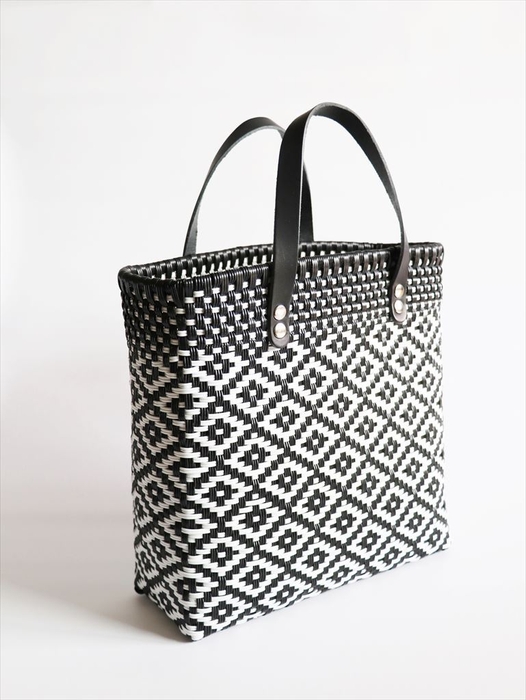 ダイヤ柄スクエアM ブラック×ホワイト