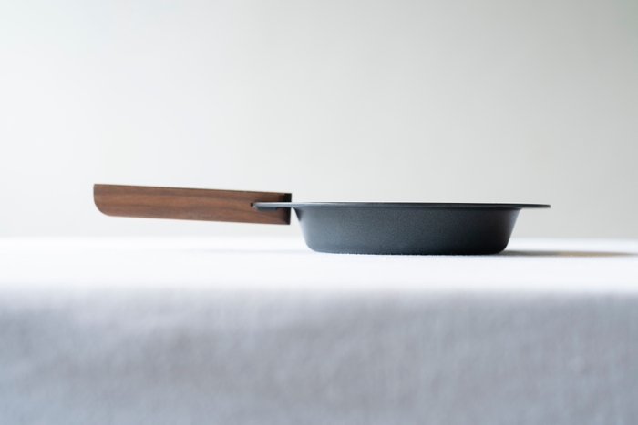 累計8万枚を超えたマルチグリドルの次に、“日常でも使える形”を追求。