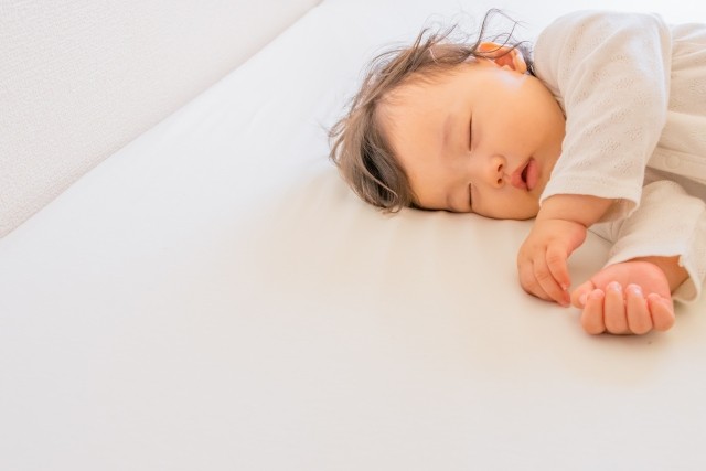 「登園・登校渋り」の原因は夏の疲れかも?
夏休み前に整えたい「子どもの睡眠と生活リズム」のヒント