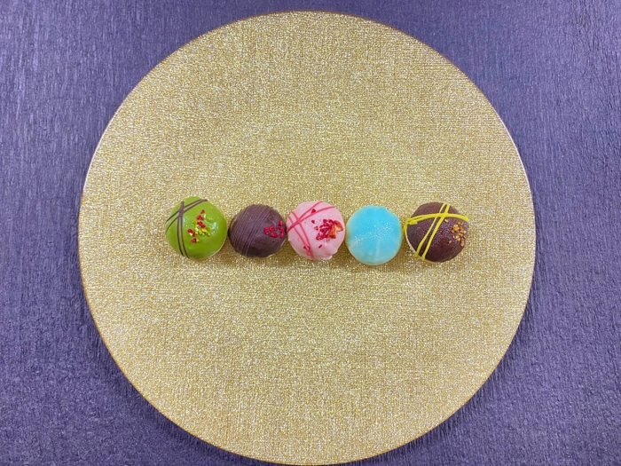 宝石をイメージしたシュークリーム