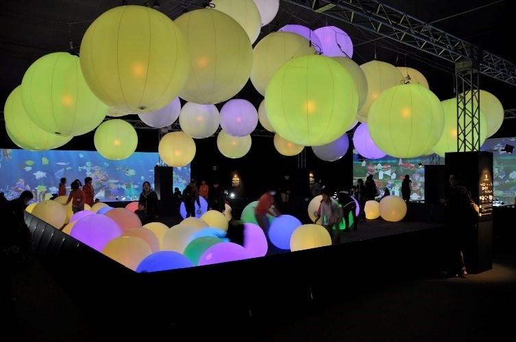 ひらかたパーク「チームラボアイランド 踊る!美術館と、学ぶ!未来の遊園地」2