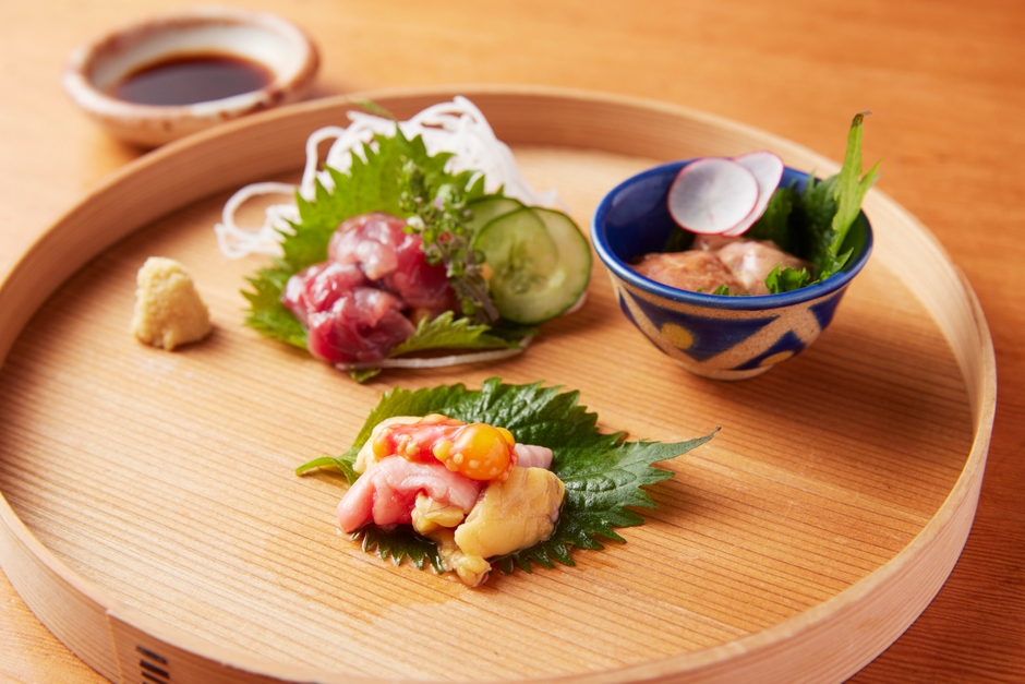 スッポン刺し(3,850円税込)の他、スッポン鍋、串、ラーメンも