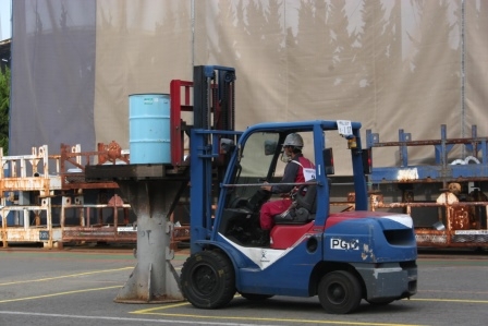 常石工場：フォークリフト運転競技