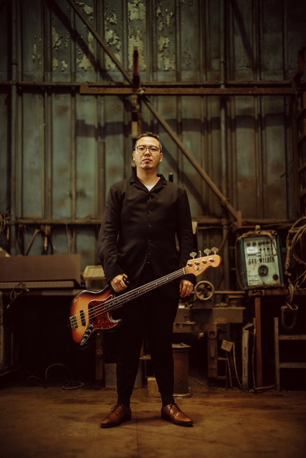 織原 良次 / フレットレスベース奏者