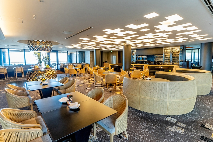 4F レストラン「エレメンツ」